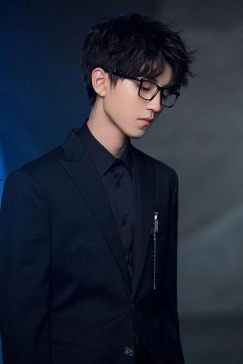 王俊凯狗仔爆料视频合集,揭秘明星私生活瞬间  第3张